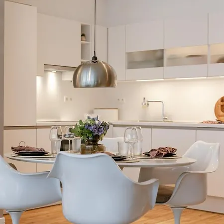 Apartment Huswell - Modern In Heart Of With Terrace