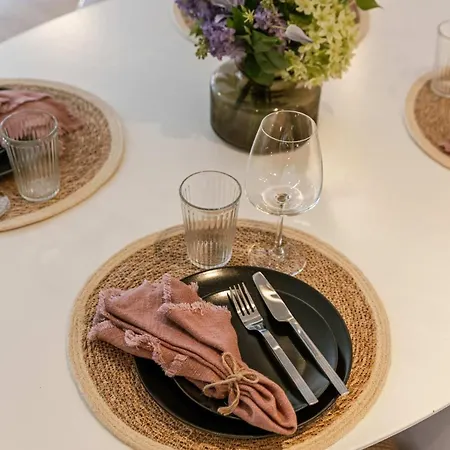 Apartment Huswell - Modern In Heart Of With Terrace *