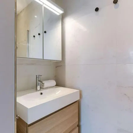 Casiola - Modern In Heart Of With Terrace *